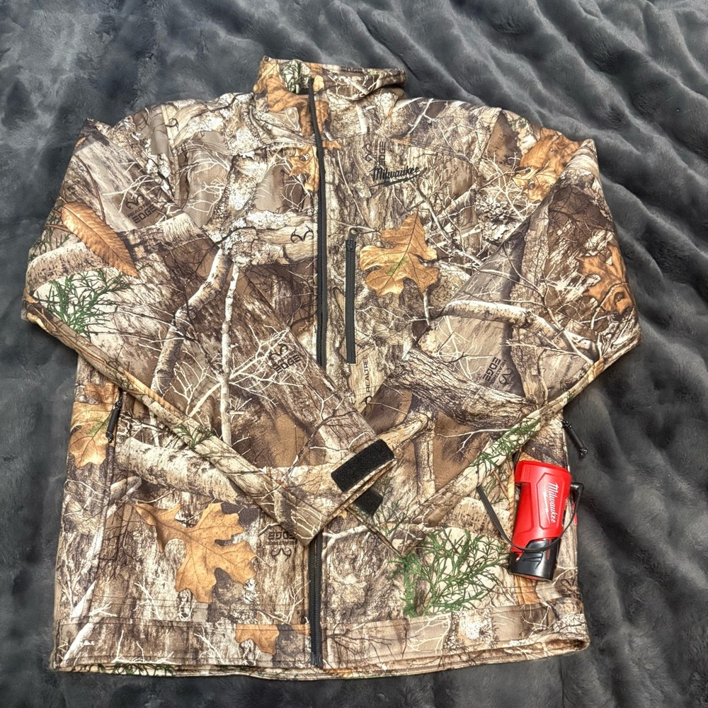 Men's Milwaukee M12 Camo Heated Quietshell Jacket Wind/ Water Resistant Sz Med